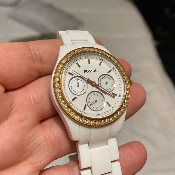 WHITE WOMENS FOSSIL WATCH - Picture 6 of 10